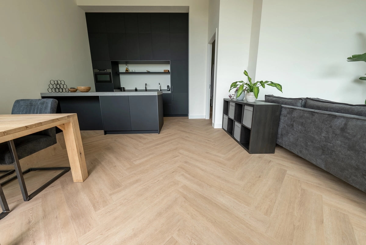 Floer Walvisgraat Click PVC – Gaia Grijsbeige